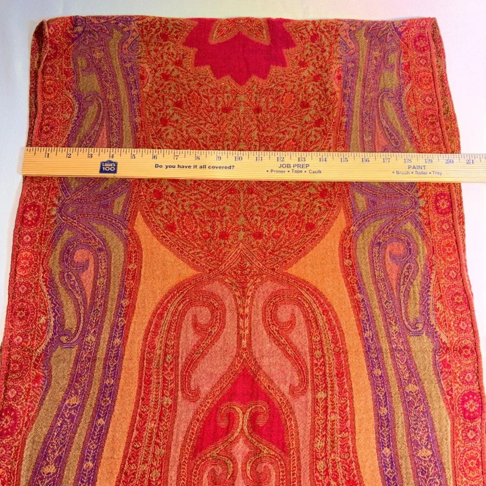 N/A intricate paisley